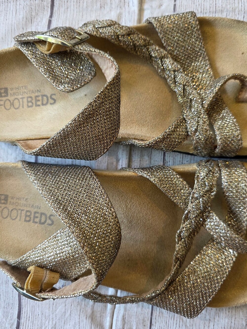 White Mountain Women's Size 10 Glittery Gold Slip On Comfort Sandals Adjustable - Picture 4 of 7